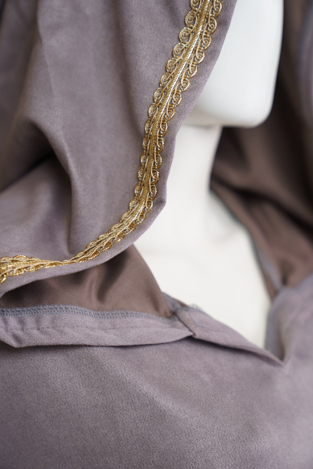 Winter Isdal Abaya